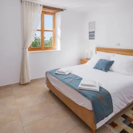 Villa Morgan For 8 People In Istria With 45 M2 Private Pool & Pet Friendly
