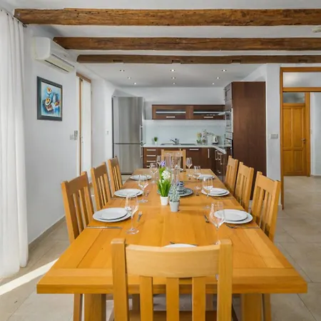 Villa Morgan For 8 People In Istria With 45 M2 Private Pool & Pet Friendly *