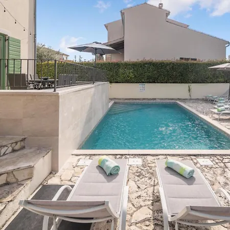 Morgan For 8 People In Istria With 45 M2 Private Pool & Pet Friendly Villa Donje Baredine