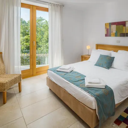 Villa Morgan For 8 People In Istria With 45 M2 Private Pool & Pet Friendly Donje Baredine